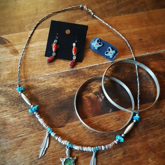 Vintage Mexican Silver Jewelry Lot - Necklace, 2x Earrings, 2x bracelets/bangles - Picture 2 of 7